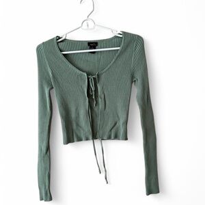 Green long sleeve cropped top